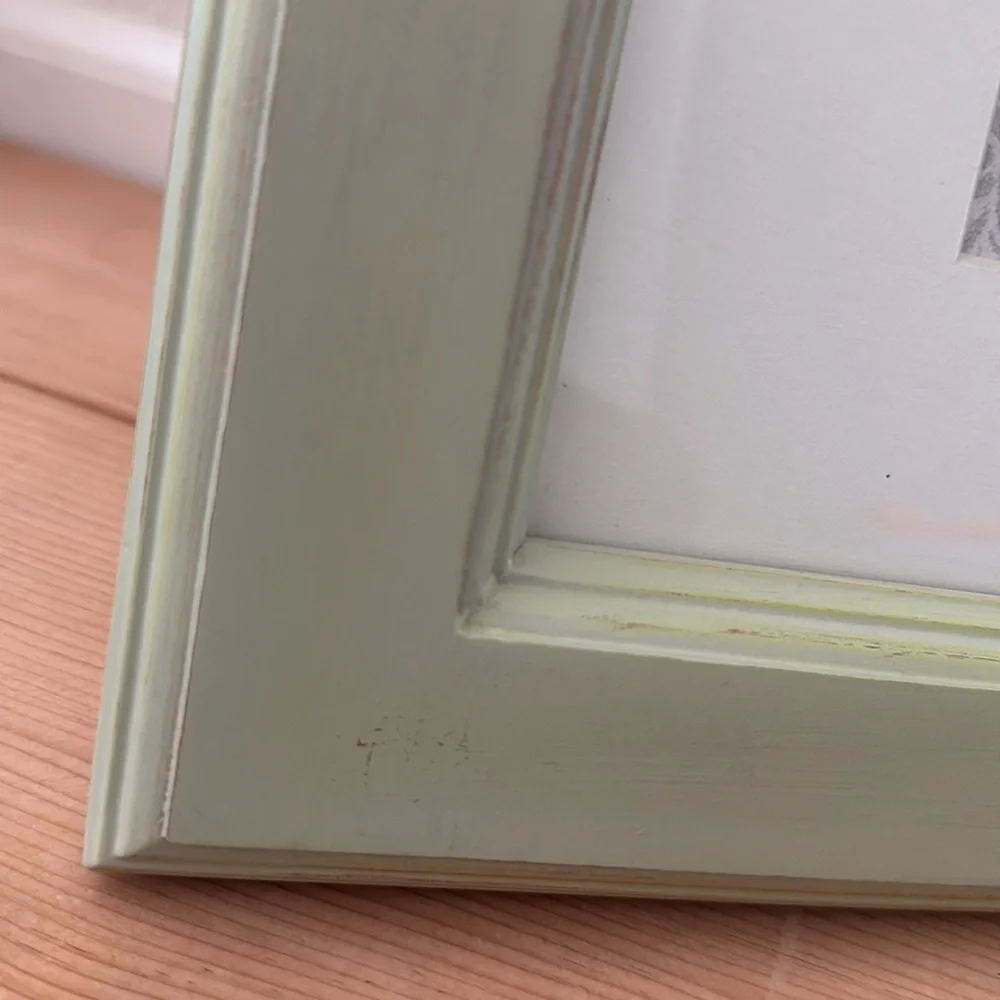 NWOT 10”x12” heavy pale green rustic look desk frame w/mat for 3.5”x5” photo